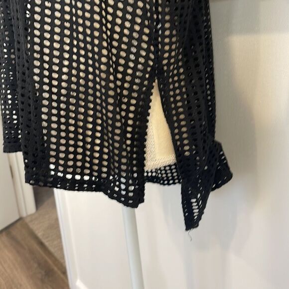 RD Style “Holed” 3/4 Sleeve Semi Hi-Low top - Picture 5 of 5